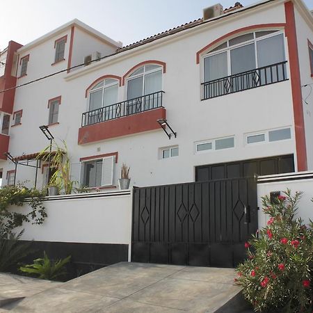 Yria Residencial Bed and Breakfast Porto Novo Eksteriør billede