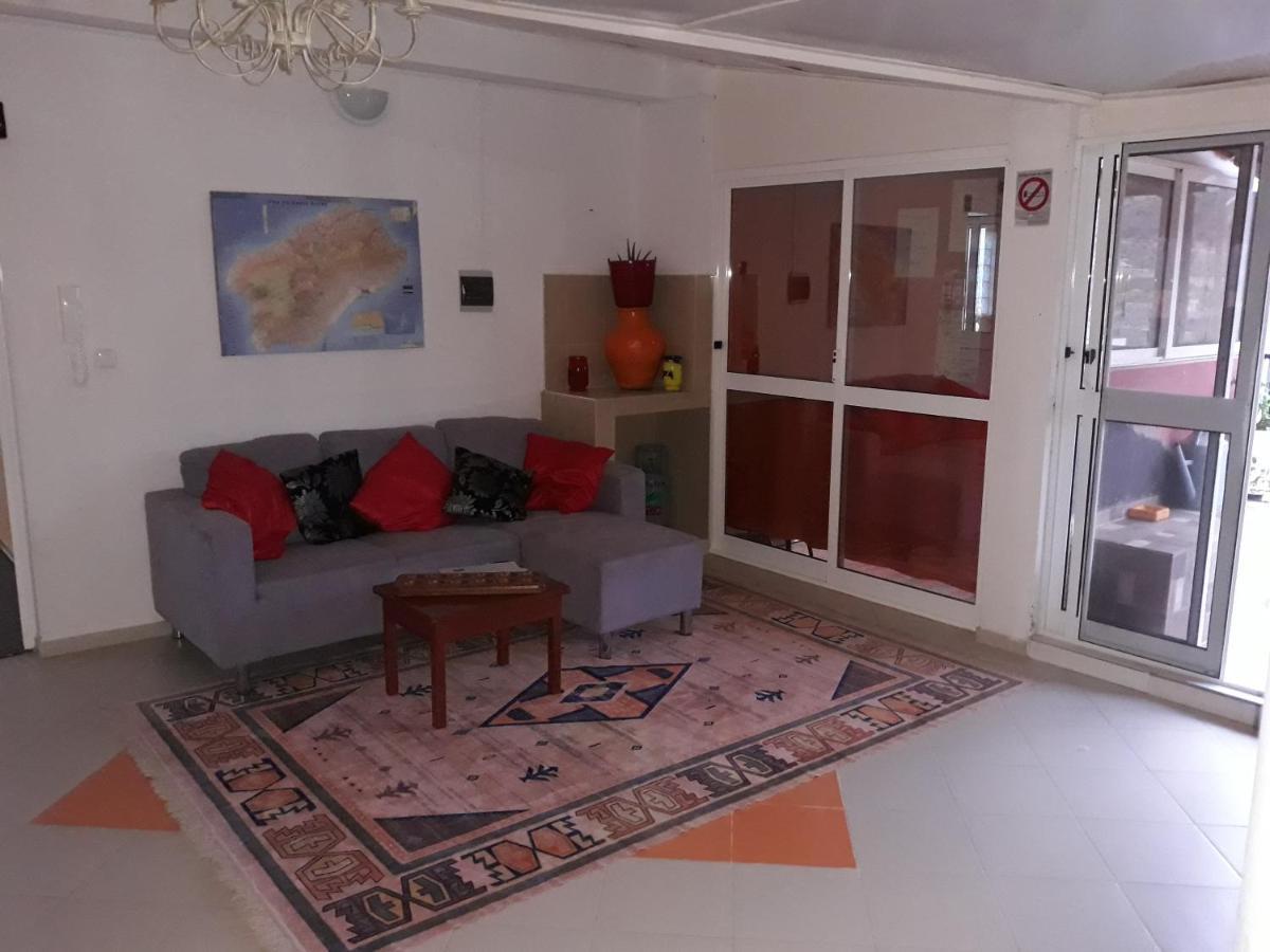Yria Residencial Bed and Breakfast Porto Novo Eksteriør billede
