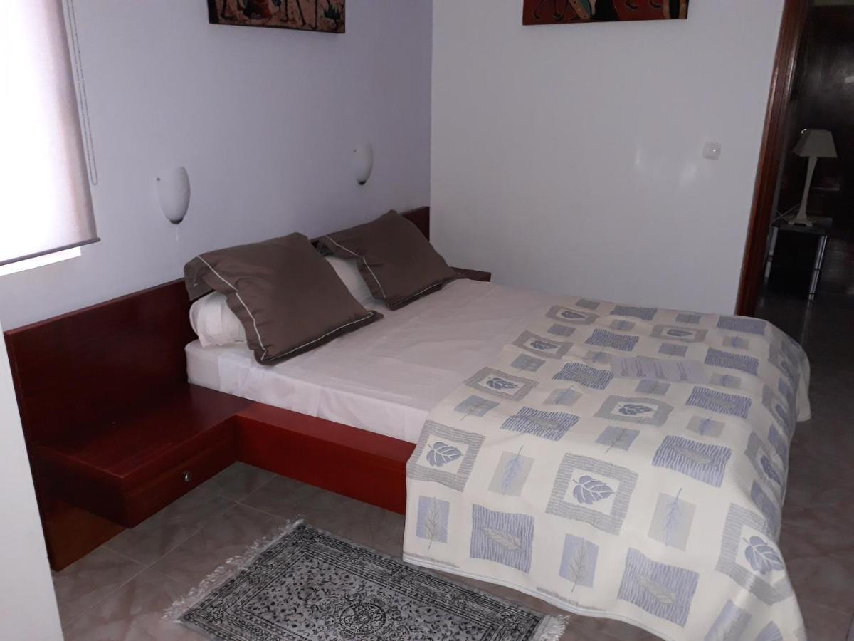 Yria Residencial Bed and Breakfast Porto Novo Eksteriør billede