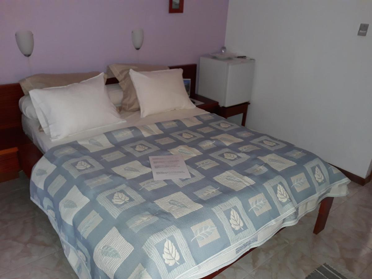 Yria Residencial Bed and Breakfast Porto Novo Eksteriør billede
