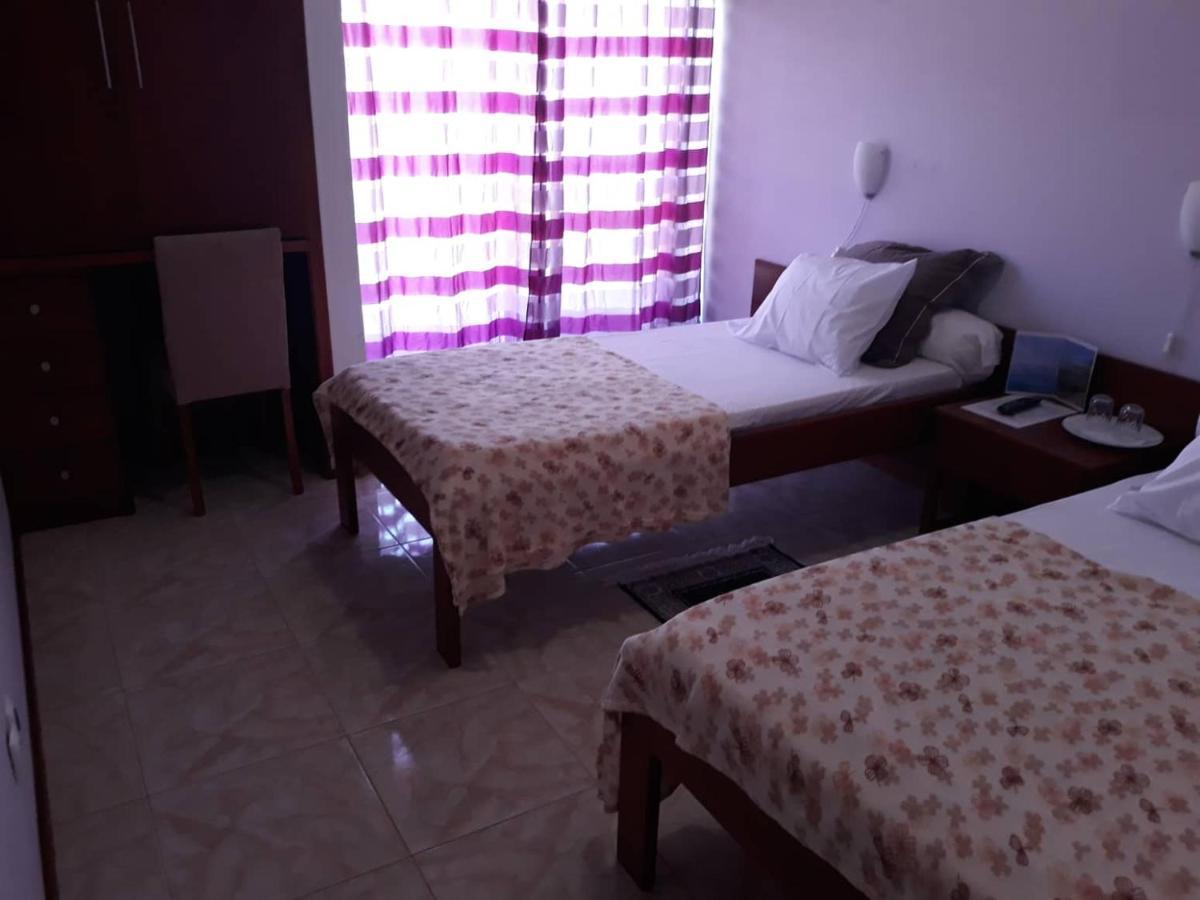 Yria Residencial Bed and Breakfast Porto Novo Eksteriør billede