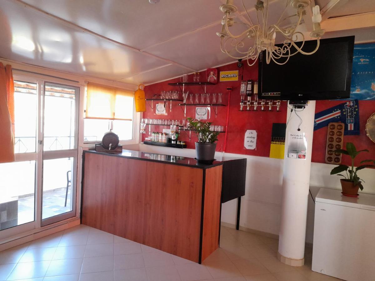Yria Residencial Bed and Breakfast Porto Novo Eksteriør billede