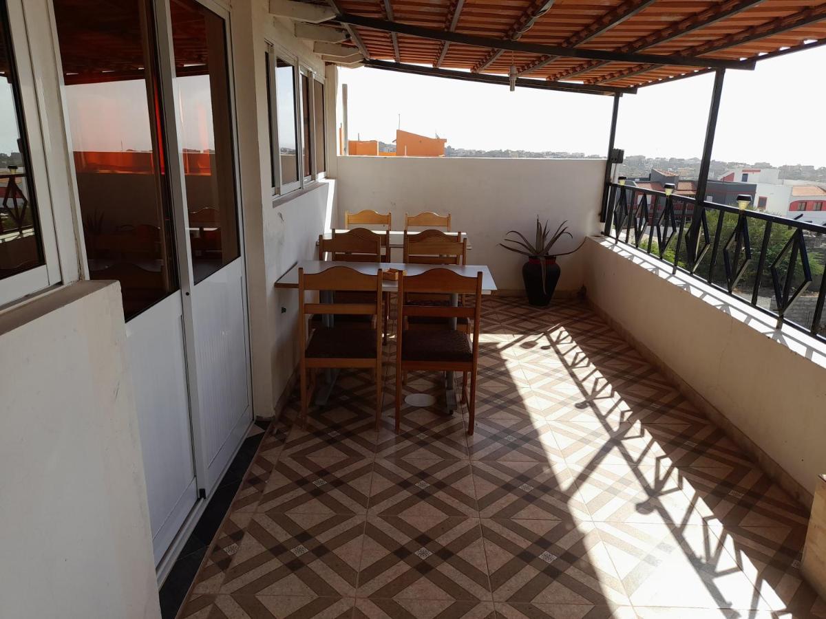 Yria Residencial Bed and Breakfast Porto Novo Eksteriør billede
