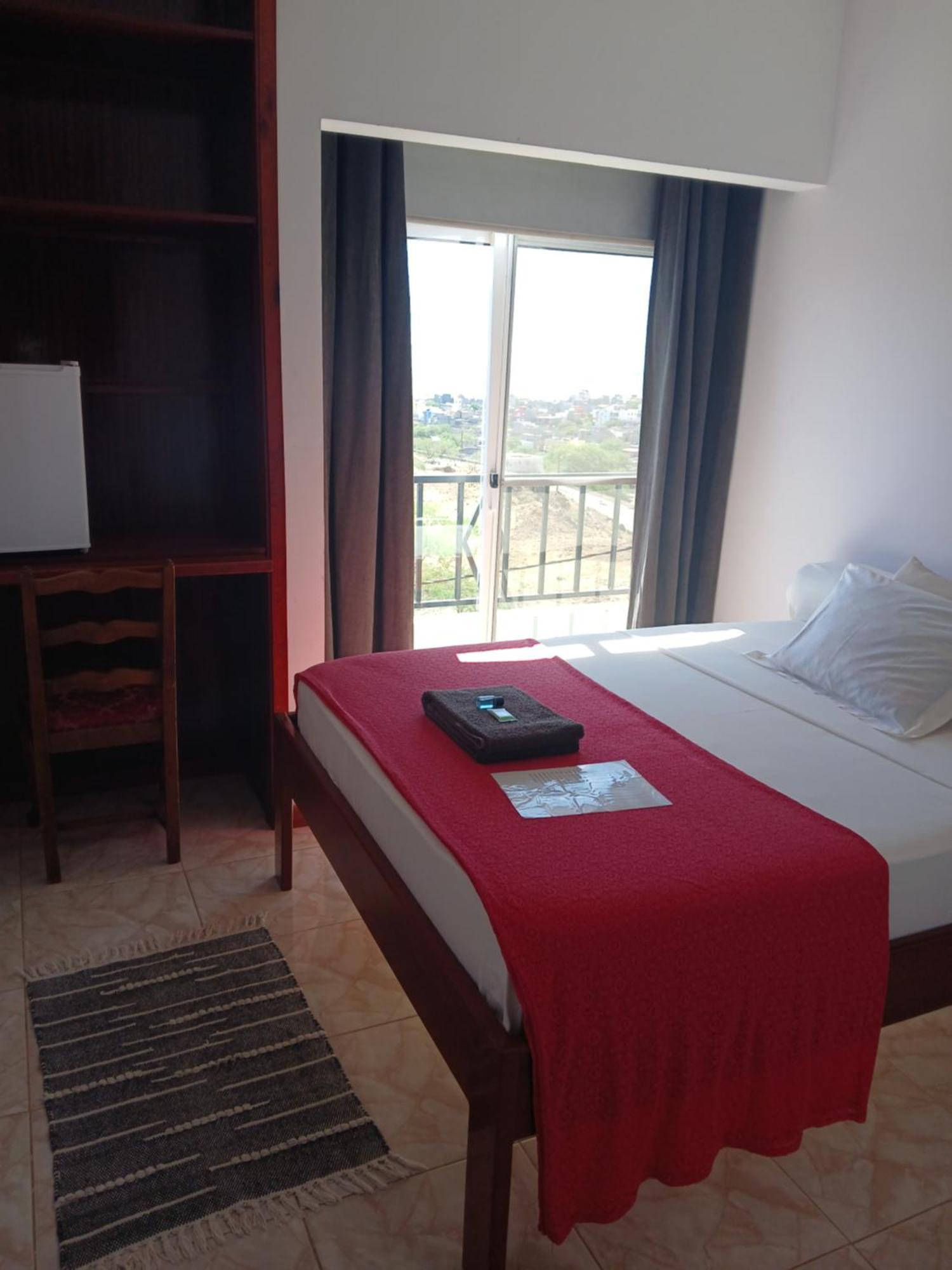 Yria Residencial Bed and Breakfast Porto Novo Eksteriør billede