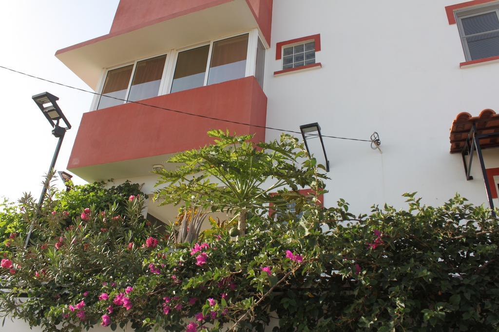 Yria Residencial Bed and Breakfast Porto Novo Eksteriør billede